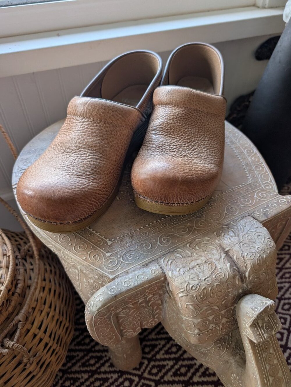 Like new Dansko clogs Wide
